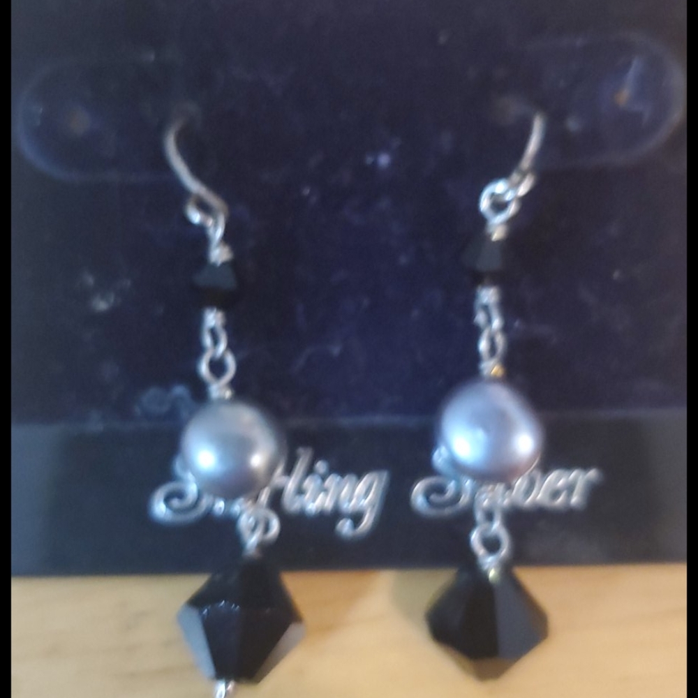 Earrings - Picture 2 of 3